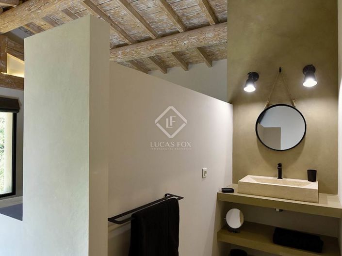 Image No.15-8 Bed House for sale