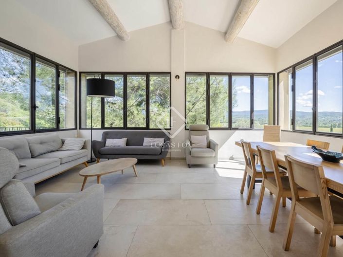 Image No.5-8 Bed House for sale