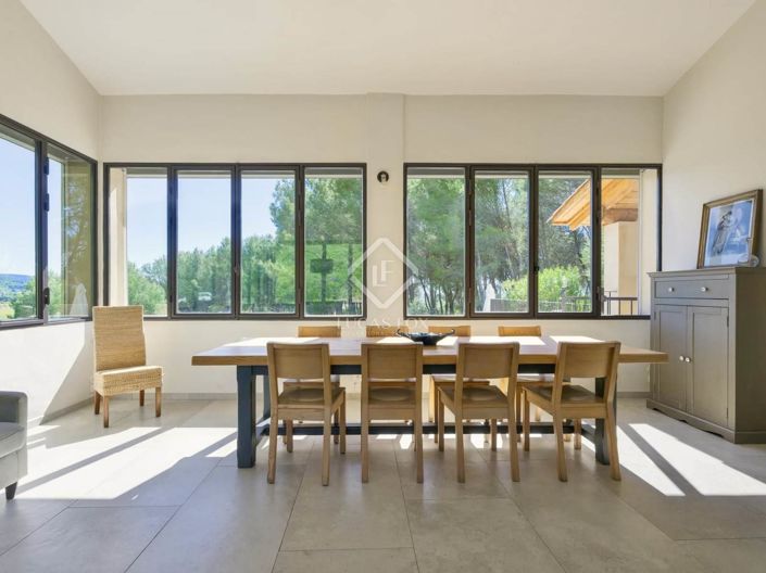 Image No.9-8 Bed House for sale