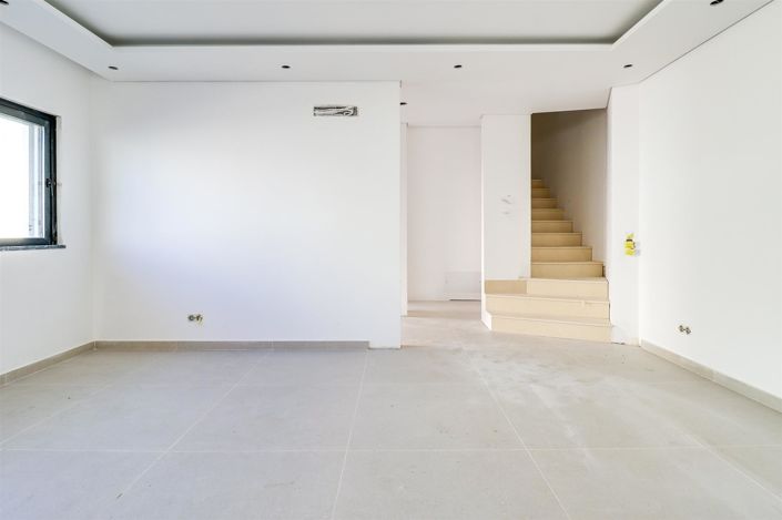 Image No.41-3 Bed House for sale