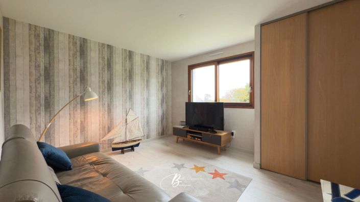 Image No.16-6 Bed House for sale