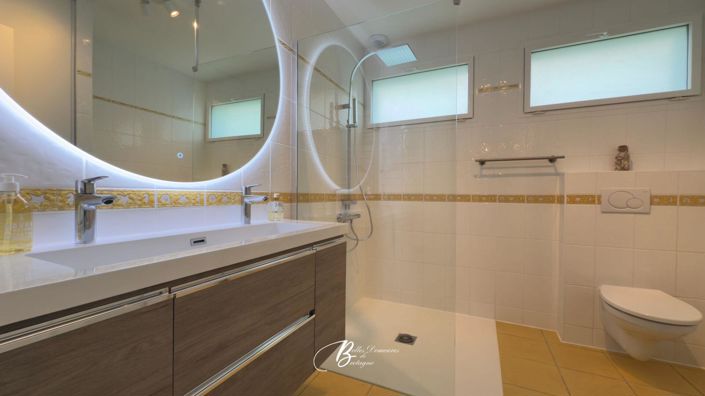 Image No.18-6 Bed House for sale