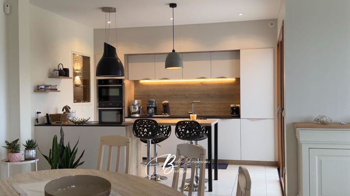 Image No.9-6 Bed House for sale