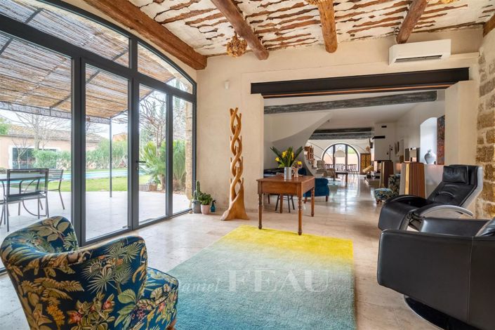 Image No.9-6 Bed House for sale