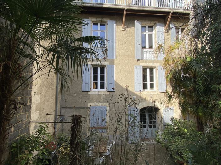 Image No.1-4 Bed House for sale