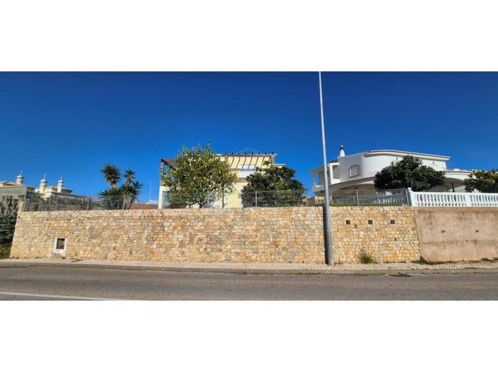 Image No.12-3 Bed House for sale