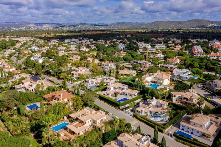 Image No.16-4 Bed House for sale