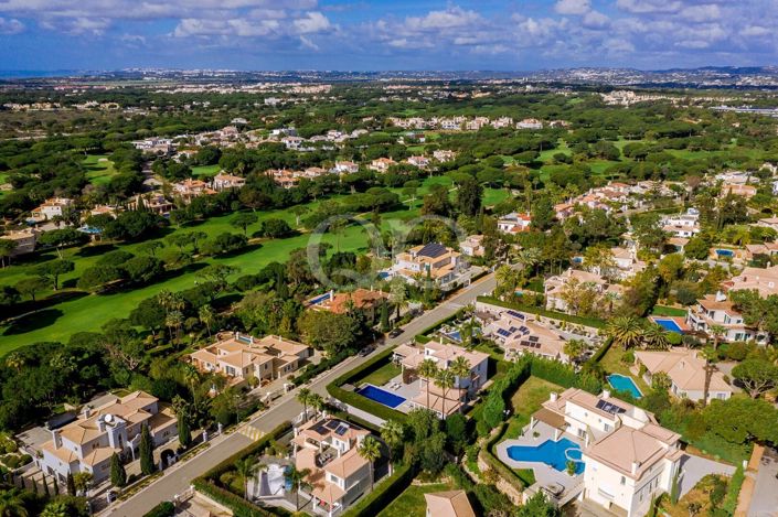 Image No.17-4 Bed House for sale