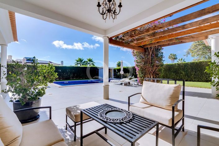 Image No.2-4 Bed House for sale