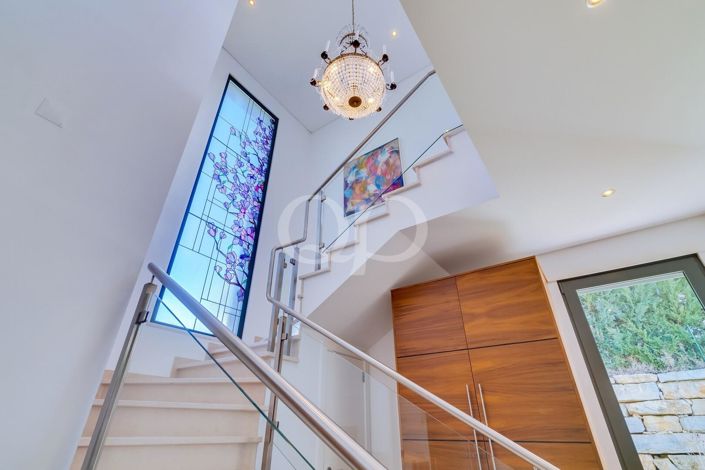 Image No.25-4 Bed House for sale