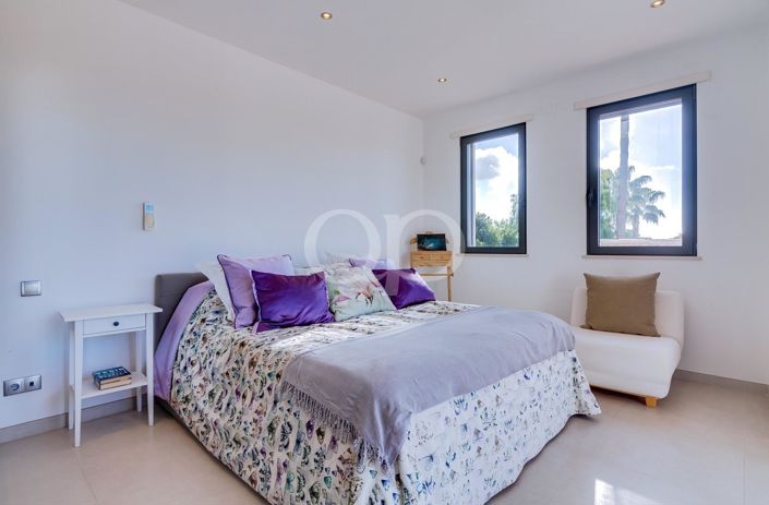 Image No.28-4 Bed House for sale