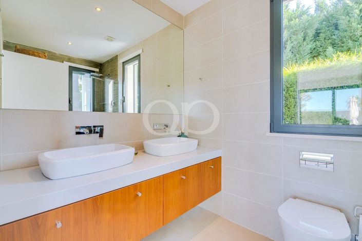 Image No.32-4 Bed House for sale