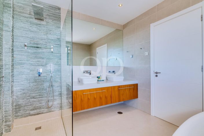 Image No.34-4 Bed House for sale