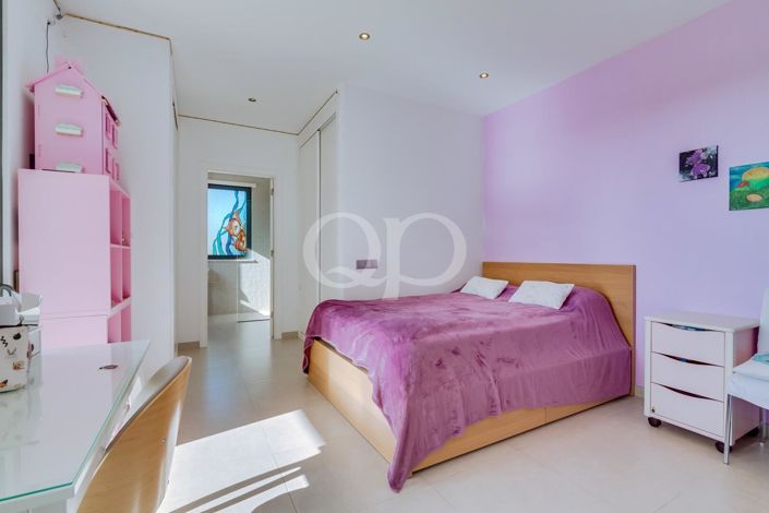 Image No.35-4 Bed House for sale