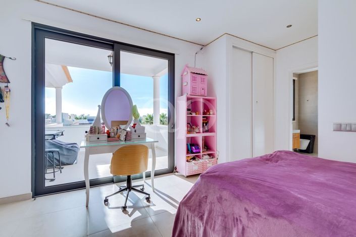 Image No.36-4 Bed House for sale