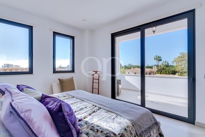 Image No.9-4 Bed House for sale