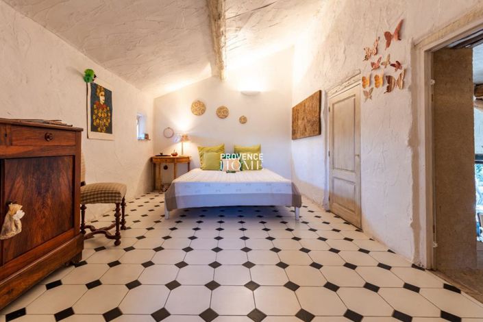 Image No.20-8 Bed House for sale