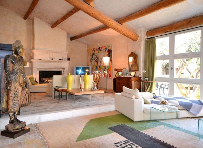 Image No.6-8 Bed House for sale