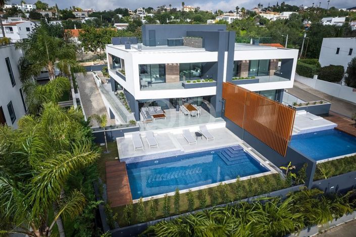 Image No.1-4 Bed House for sale