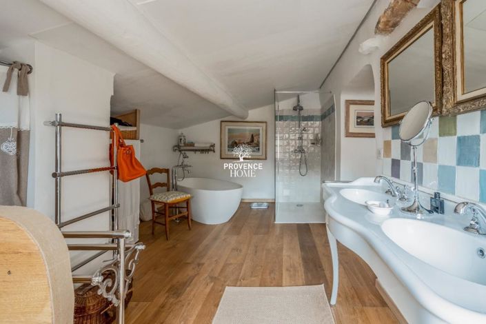 Image No.10-3 Bed House for sale