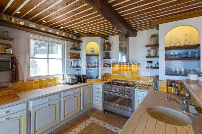 Image No.5-5 Bed House for sale