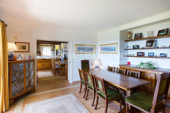 Image No.6-5 Bed House for sale