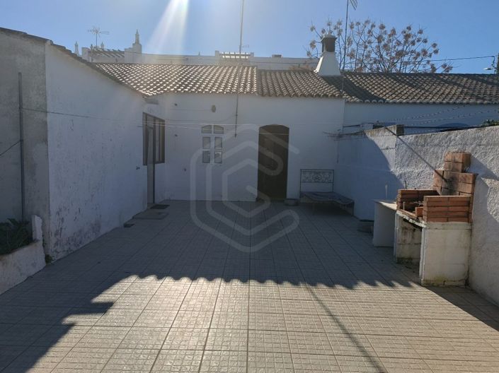 Image No.2-4 Bed House for sale