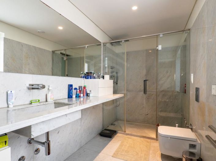 Image No.16-4 Bed House for sale