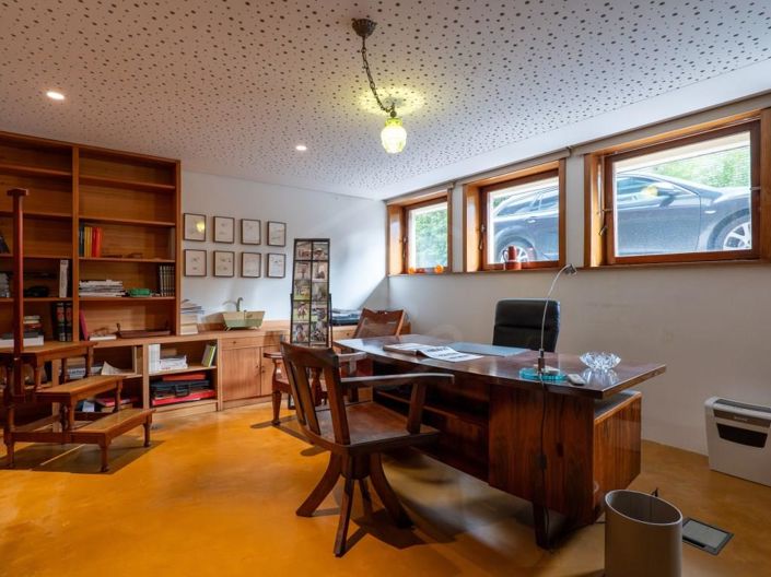 Image No.19-4 Bed House for sale