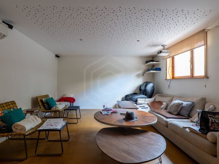 Image No.21-4 Bed House for sale