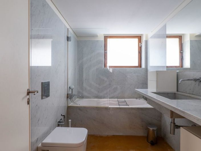 Image No.22-4 Bed House for sale