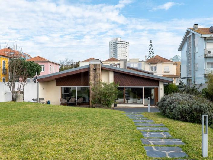 Image No.24-4 Bed House for sale