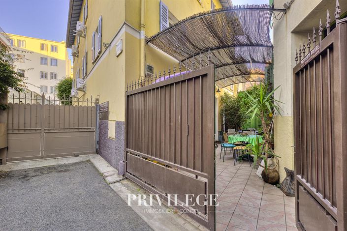 Image No.1-4 Bed House for sale