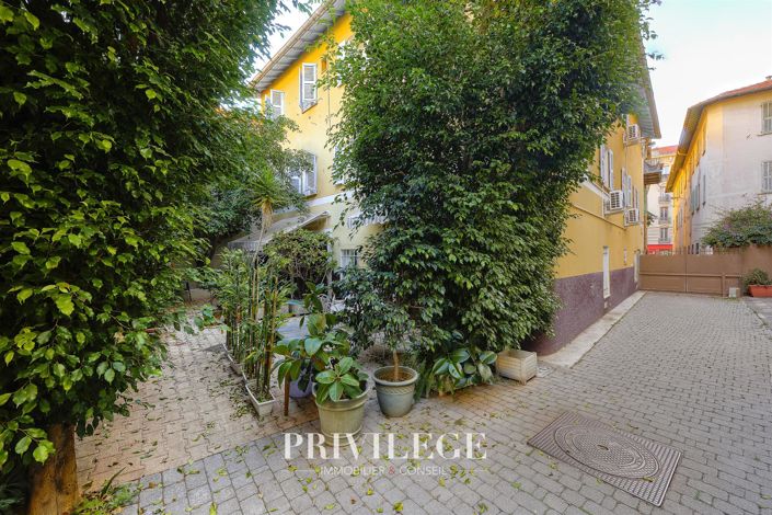 Image No.2-4 Bed House for sale