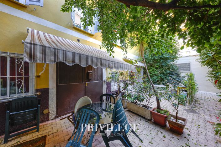 Image No.6-4 Bed House for sale