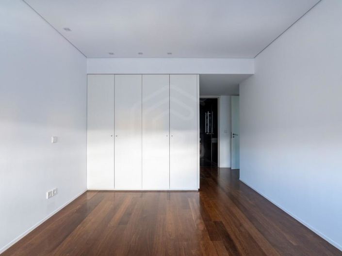 Image No.13-4 Bed Apartment for sale