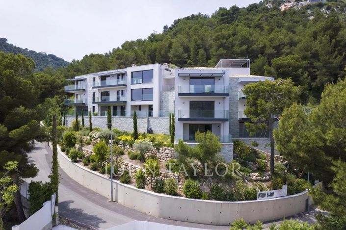 Image No.1-7 Bed House for sale