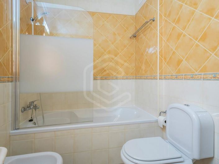 Image No.20-2 Bed Apartment for sale