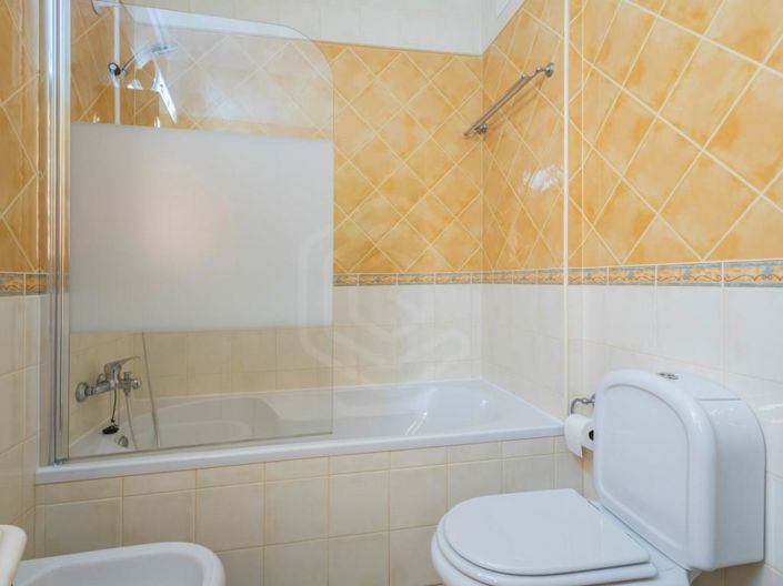 Image No.20-2 Bed Apartment for sale