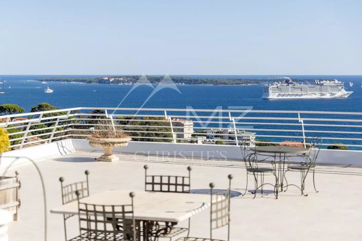 Image No.1-5 Bed Apartment for sale