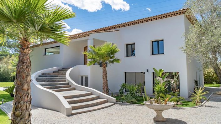Image No.1-6 Bed House for sale