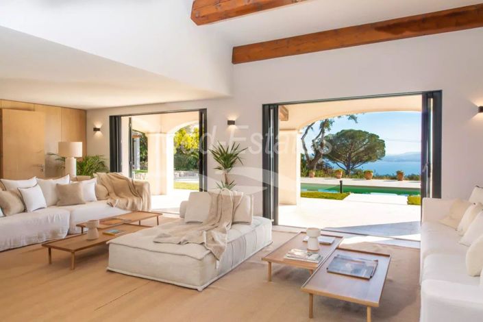 Image No.1-5 Bed House for sale