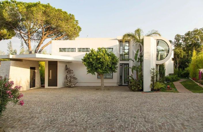 Image No.1-6 Bed House for sale