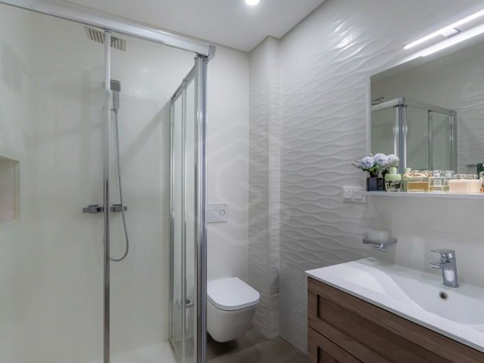 Image No.10-2 Bed House for sale