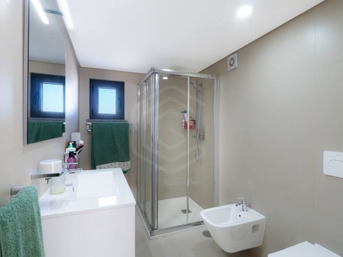 Image No.15-2 Bed House for sale