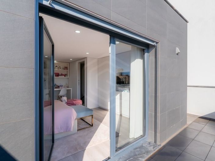 Image No.21-2 Bed House for sale