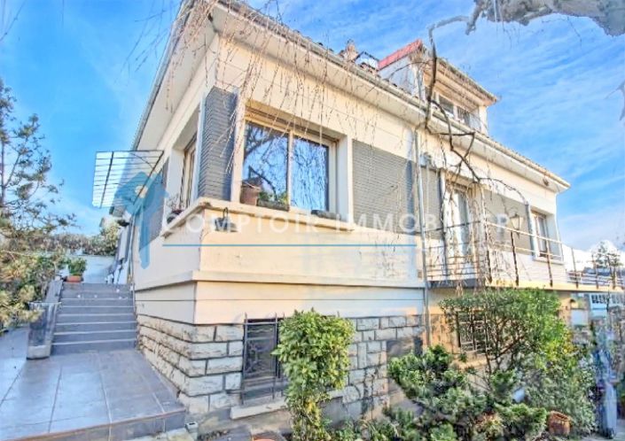 Image No.1-5 Bed House for sale