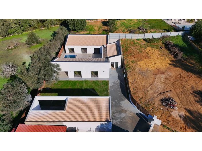 Image No.11-3 Bed House for sale