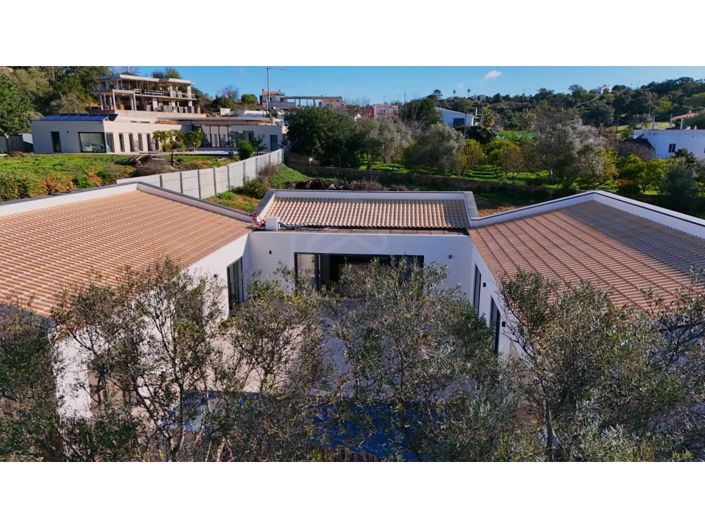 Image No.12-3 Bed House for sale