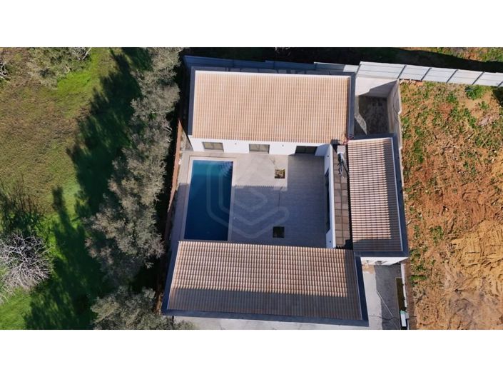 Image No.14-3 Bed House for sale